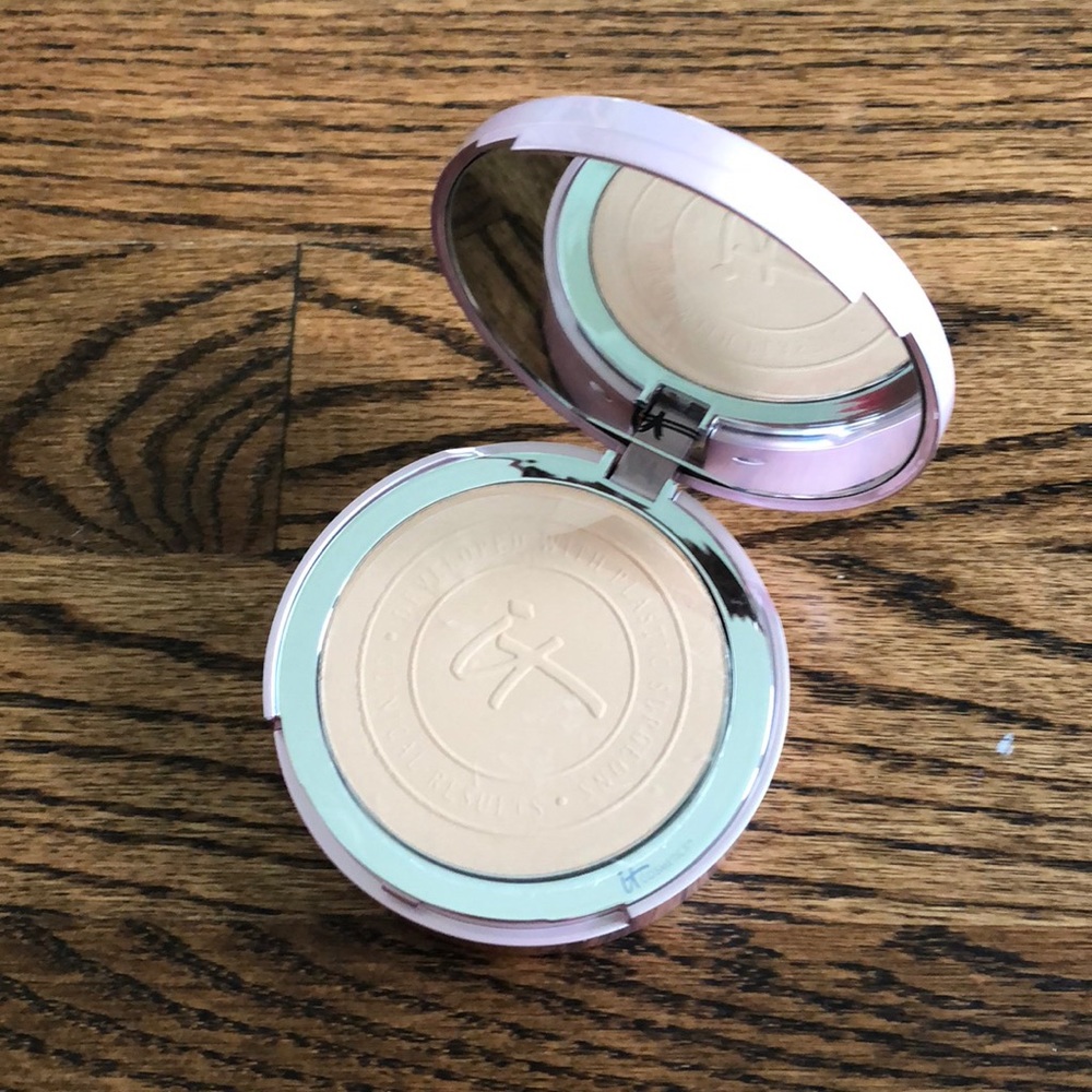 Tan IT Cosmetics Airbrush CC+ Powder